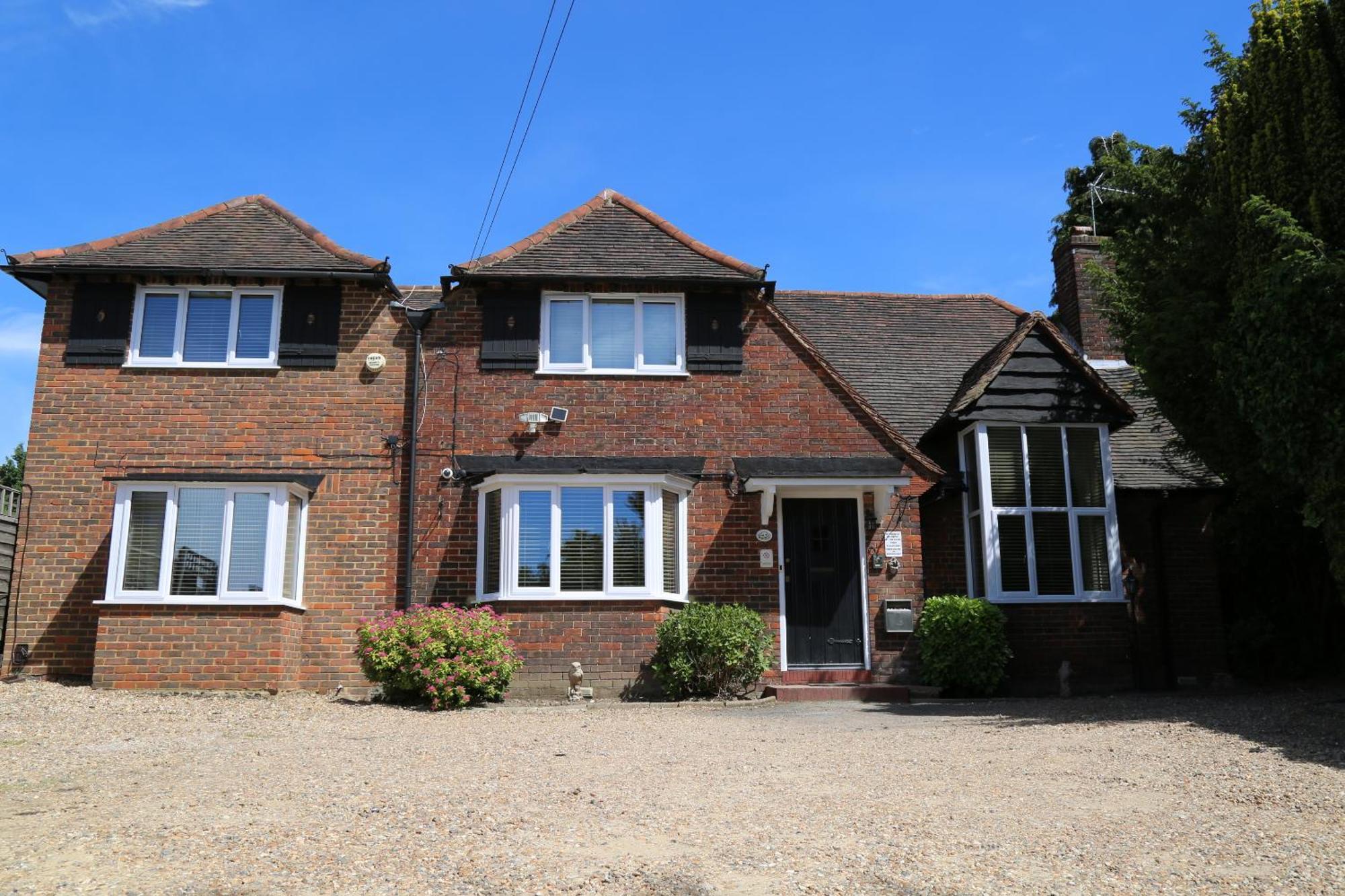 Debden Guest House Hillingdon Exterior foto